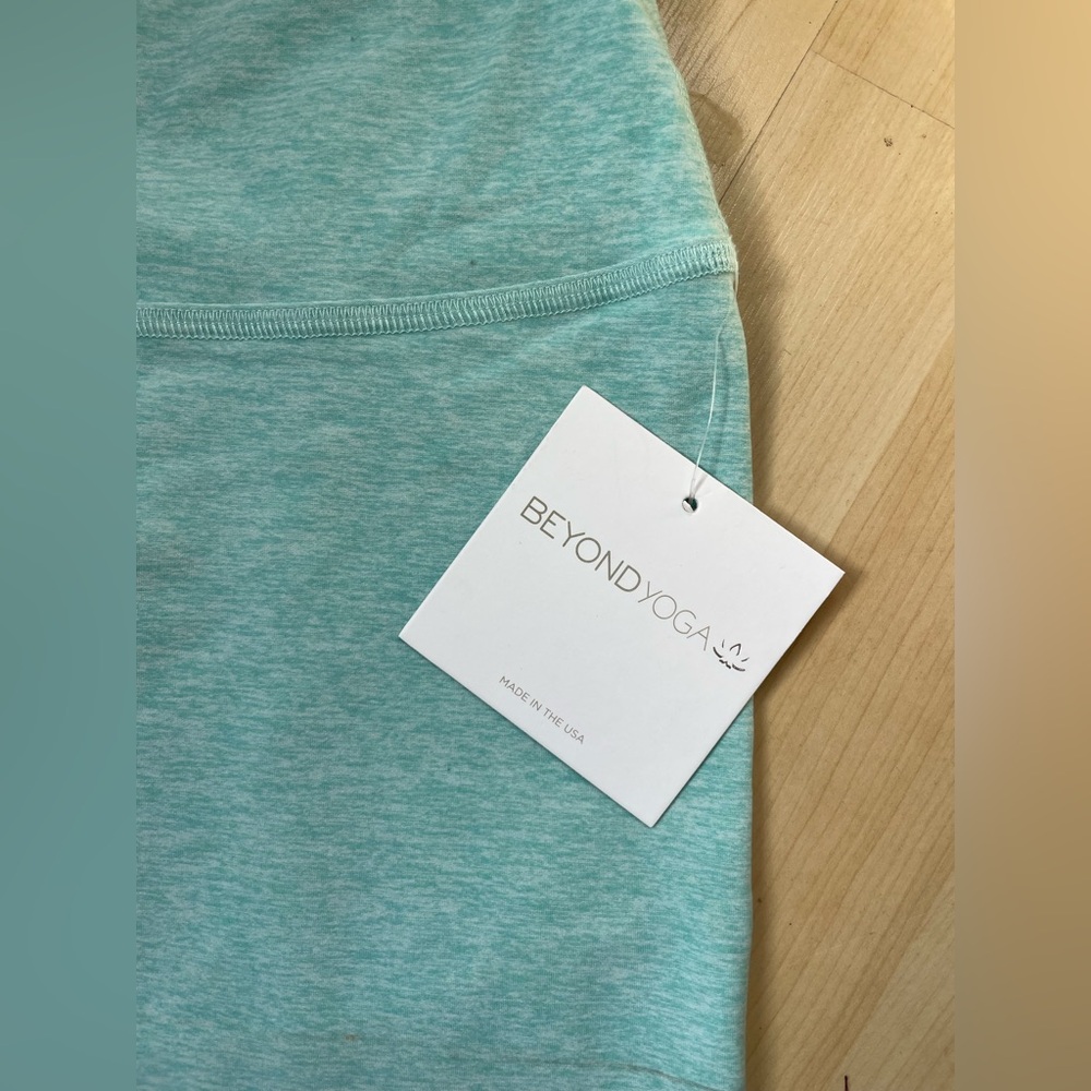 Beyond Yoga Spacedye leggings in Mint and Gray - NWT - Picture 2 of 5